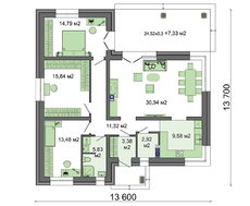 Схема одноэтажного дома с колоннами и просторной зоной для летнего отдыха